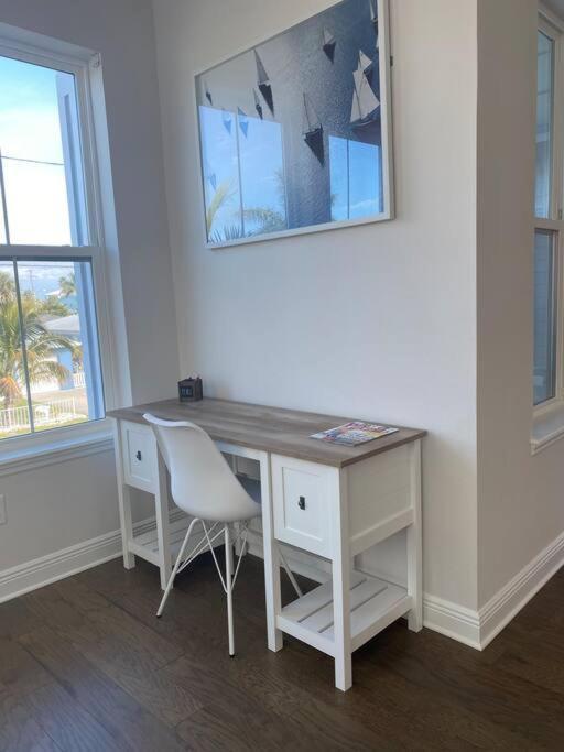 Luxurious Modern Townhouse Right Across Beach!! Table Tennis 세인트피트비치 외부 사진